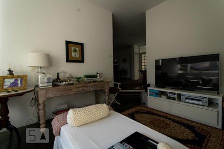 Casa de condomínio à venda com 540m², 5 quartos e 4 vagasSala