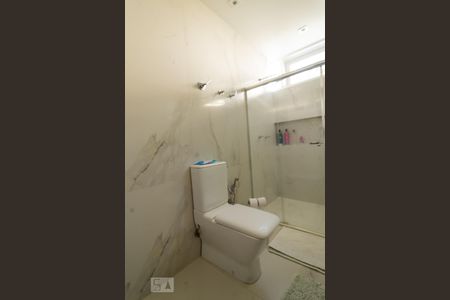 Casa de condomínio à venda com 540m², 5 quartos e 4 vagasBanheiro da Suíte 2