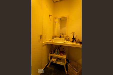 Lavabo de casa de condomínio à venda com 5 quartos, 540m² em Alphaville, Santana de Parnaíba
