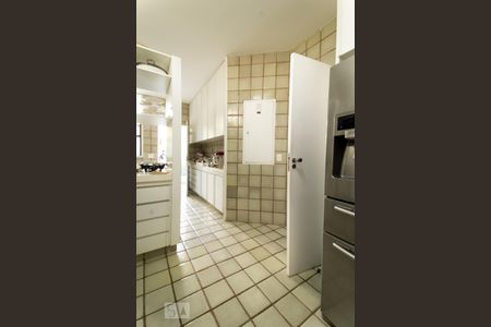 Casa de condomínio à venda com 540m², 5 quartos e 4 vagasCozinha