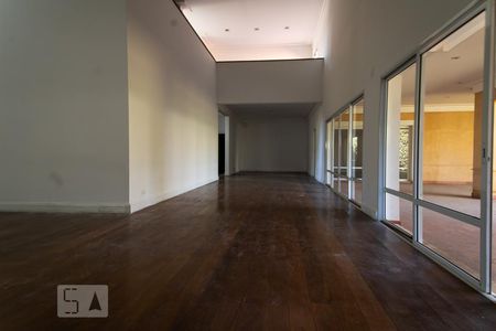 Sala de casa para alugar com 3 quartos, 640m² em Alphaville, Santana de Parnaíba