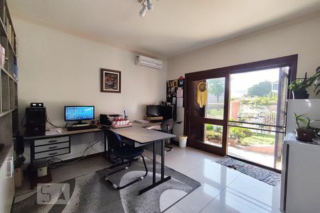 Casa à venda com 280m², 3 quartos e 2 vagas Casa à venda com 280m², 3 quartos e 2 vagasEscritório