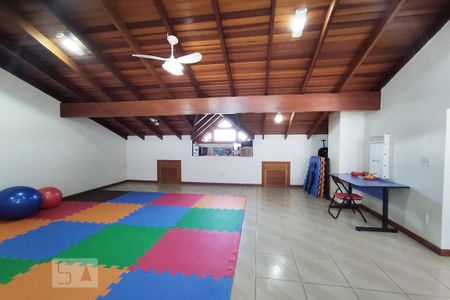 Casa à venda com 280m², 3 quartos e 2 vagas Casa à venda com 280m², 3 quartos e 2 vagasSólon academia