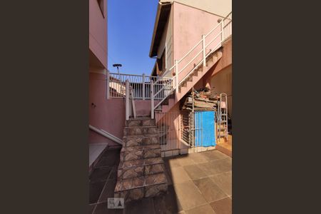 Casa à venda com 280m², 3 quartos e 2 vagas Casa à venda com 280m², 3 quartos e 2 vagasPátio lateral