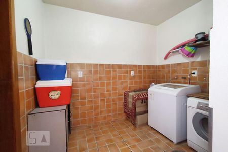 Casa à venda com 280m², 3 quartos e 2 vagas Casa à venda com 280m², 3 quartos e 2 vagasÁrea de Serviço