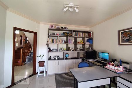 Casa à venda com 280m², 3 quartos e 2 vagas Casa à venda com 280m², 3 quartos e 2 vagasEscritório