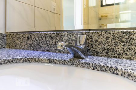 Banheiro da suíte de apartamento para alugar com 3 quartos, 72m² em Chácara Primavera, Campinas