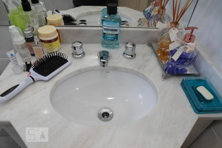 Apartamento para alugar com 62m², 2 quartos e 1 vagaBanheiro do Corredor