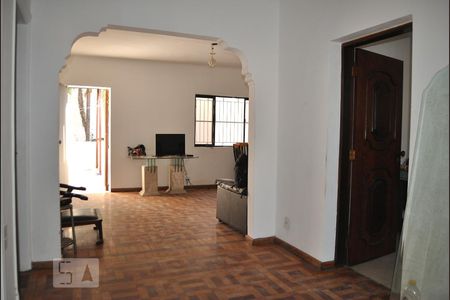 Hall de Entrada de casa à venda com 7 quartos, 306m² em Vila Monumento, São Paulo