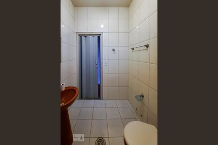 Casa à venda com 182m², 2 quartos e 2 vagasBanheiro