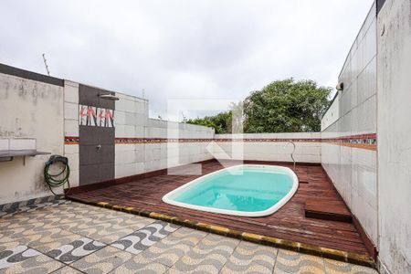 Casa para alugar com 150m², 3 quartos e 2 vagas Casa para alugar com 150m², 3 quartos e 2 vagasPiscina