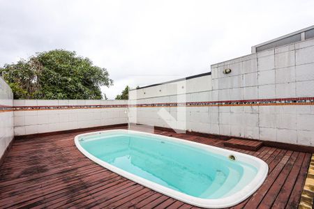 Casa para alugar com 150m², 3 quartos e 2 vagas Casa para alugar com 150m², 3 quartos e 2 vagasPiscina