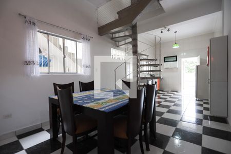 Casa para alugar com 150m², 3 quartos e 2 vagas Casa para alugar com 150m², 3 quartos e 2 vagasSala de jantar