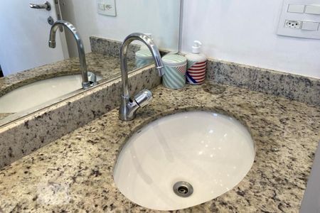 Apartamento à venda com 104m², 2 quartos e 2 vagasBanheiro - Torneira