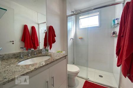 Apartamento à venda com 104m², 2 quartos e 2 vagasBanheiro da Suíte 1