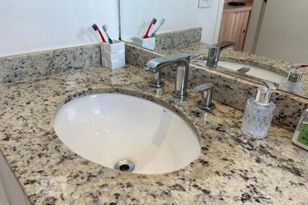 Apartamento à venda com 104m², 2 quartos e 2 vagasBanheiro - Torneira