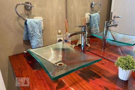 Apartamento à venda com 104m², 2 quartos e 2 vagasBanheiro - Torneira