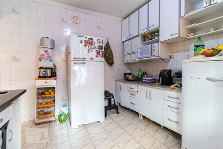 Casa à venda com 227m², 3 quartos e 3 vagas Casa à venda com 227m², 3 quartos e 3 vagasCozinha