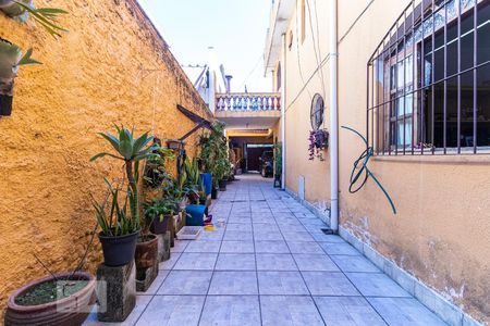 Casa à venda com 227m², 3 quartos e 3 vagas Casa à venda com 227m², 3 quartos e 3 vagasCorredor Externo