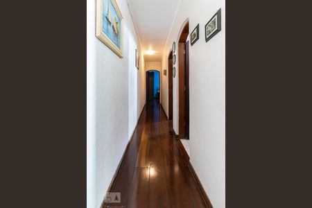 Casa à venda com 227m², 3 quartos e 3 vagas Casa à venda com 227m², 3 quartos e 3 vagasCorredor do Quartos