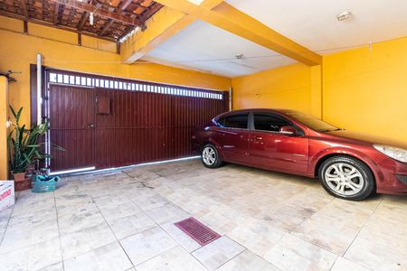 Casa à venda com 227m², 3 quartos e 3 vagas Casa à venda com 227m², 3 quartos e 3 vagasGaragem