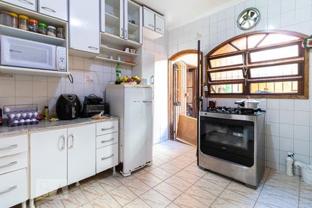 Casa à venda com 227m², 3 quartos e 3 vagas Casa à venda com 227m², 3 quartos e 3 vagasCozinha