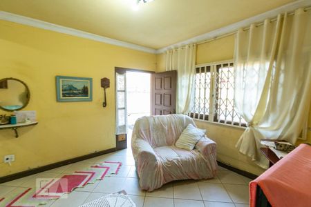 Sala de casa à venda com 5 quartos, 200m² em Nonoai, Porto Alegre