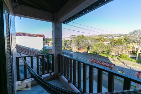 Casa à venda com 200m², 5 quartos e 1 vaga Casa à venda com 200m², 5 quartos e 1 vagaVaranda do Quarto