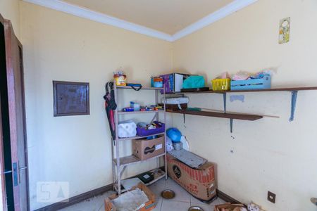 Casa à venda com 200m², 5 quartos e 1 vaga Casa à venda com 200m², 5 quartos e 1 vagaQuarto 1