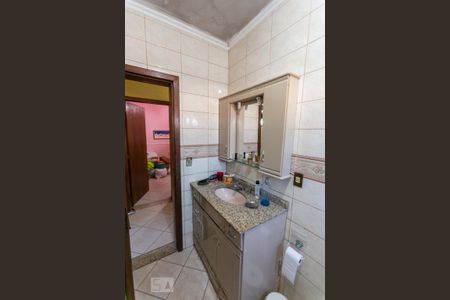 Casa à venda com 200m², 5 quartos e 1 vaga Casa à venda com 200m², 5 quartos e 1 vagaBanheiro do Corredor