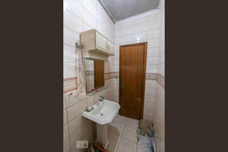 Banheiro de casa à venda com 5 quartos, 200m² em Nonoai, Porto Alegre