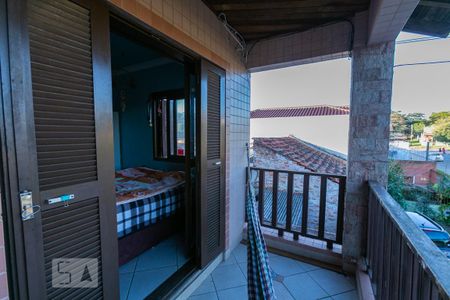 Casa à venda com 200m², 5 quartos e 1 vaga Casa à venda com 200m², 5 quartos e 1 vagaVaranda do Quarto