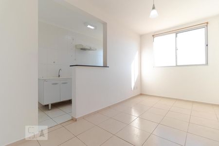 Salas de apartamento para alugar com 2 quartos, 45m² em Vila Trinta E Um de Março, Campinas