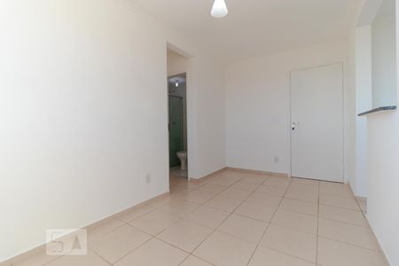 Salas de apartamento para alugar com 2 quartos, 45m² em Vila Trinta E Um de Março, Campinas