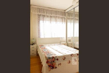 Quarto de apartamento à venda com 1 quarto, 49m² em Farroupilha, Porto Alegre