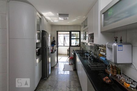 Apartamento à venda com 145m², 3 quartos e 2 vagasCozinha