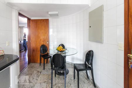 Apartamento à venda com 145m², 3 quartos e 2 vagasCozinha