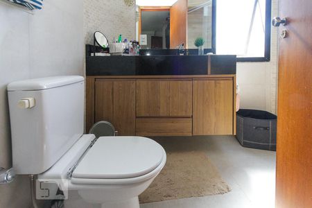 Apartamento à venda com 145m², 3 quartos e 2 vagasBanheiro da Suite