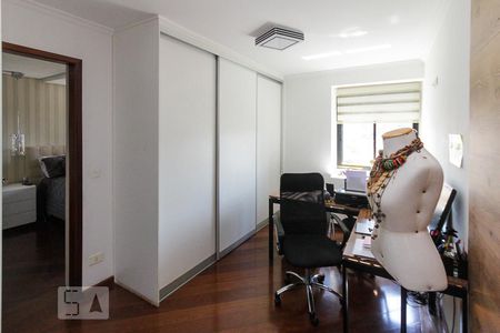 Apartamento à venda com 145m², 3 quartos e 2 vagasEscritório