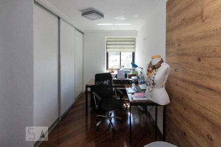 Apartamento à venda com 145m², 3 quartos e 2 vagasEscritório