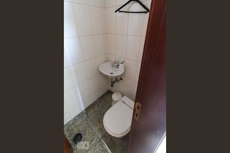 Apartamento à venda com 145m², 3 quartos e 2 vagasBanheiro de Serviço