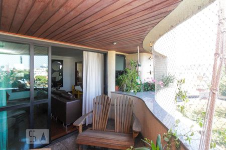 Apartamento à venda com 145m², 3 quartos e 2 vagasvaranda