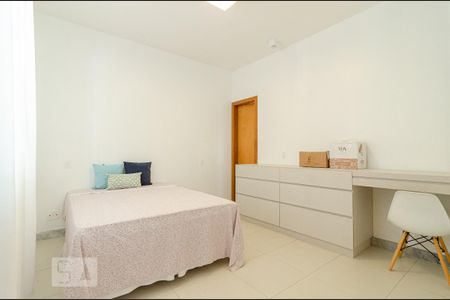 Casa de condomínio para alugar com 190m², 3 quartos e 2 vagas Casa de condomínio para alugar com 190m², 3 quartos e 2 vagasQuarto 1 suite