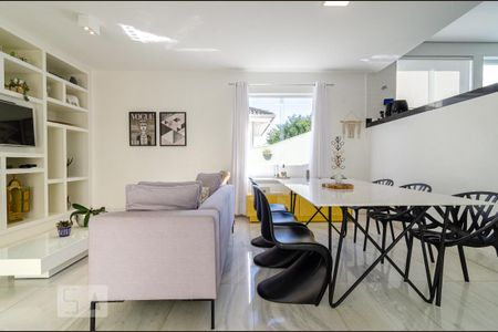 Sala de casa de condomínio para alugar com 3 quartos, 190m² em Paquetá, Belo Horizonte