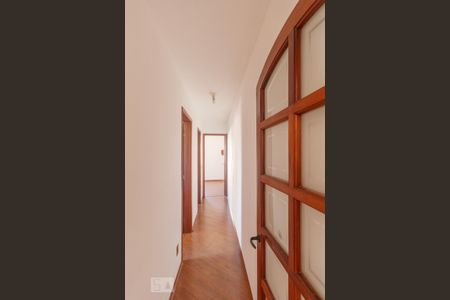 Corredor de apartamento para alugar com 2 quartos, 68m² em Vila Guarani (z Sul), São Paulo