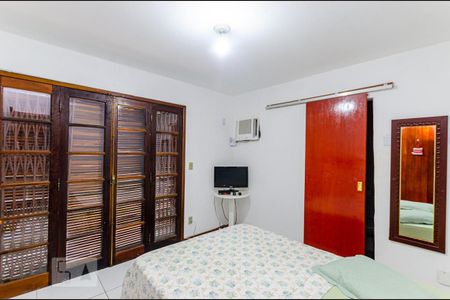 Casa à venda com 227m², 8 quartos e 3 vagasSuite 2