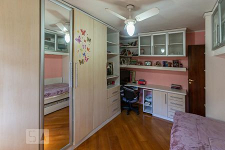 Casa à venda com 320m², 5 quartos e 3 vagasQuarto 2