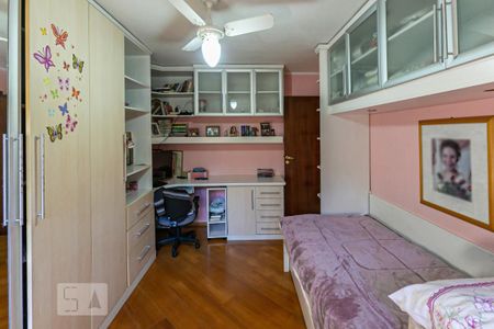 Casa à venda com 320m², 5 quartos e 3 vagasQuarto 2