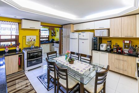 Casa à venda com 320m², 5 quartos e 3 vagasCozinha