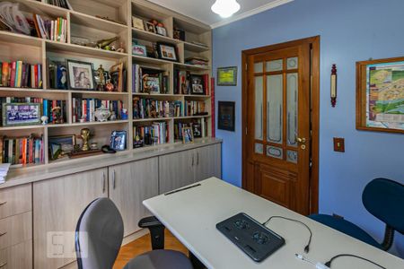 Casa à venda com 320m², 5 quartos e 3 vagasEscritório